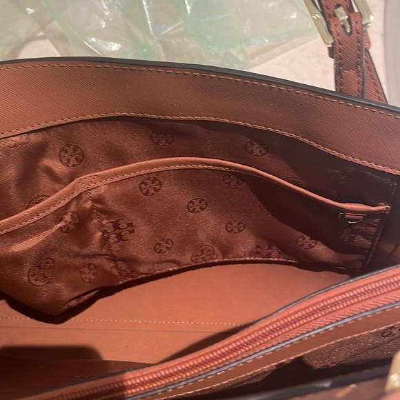 Tory Burch Robinson Tote - Picture 5 of 11